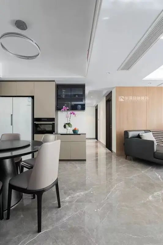 双开门冰箱放餐厅还是厨房,厨房餐厅太小冰箱怎么放