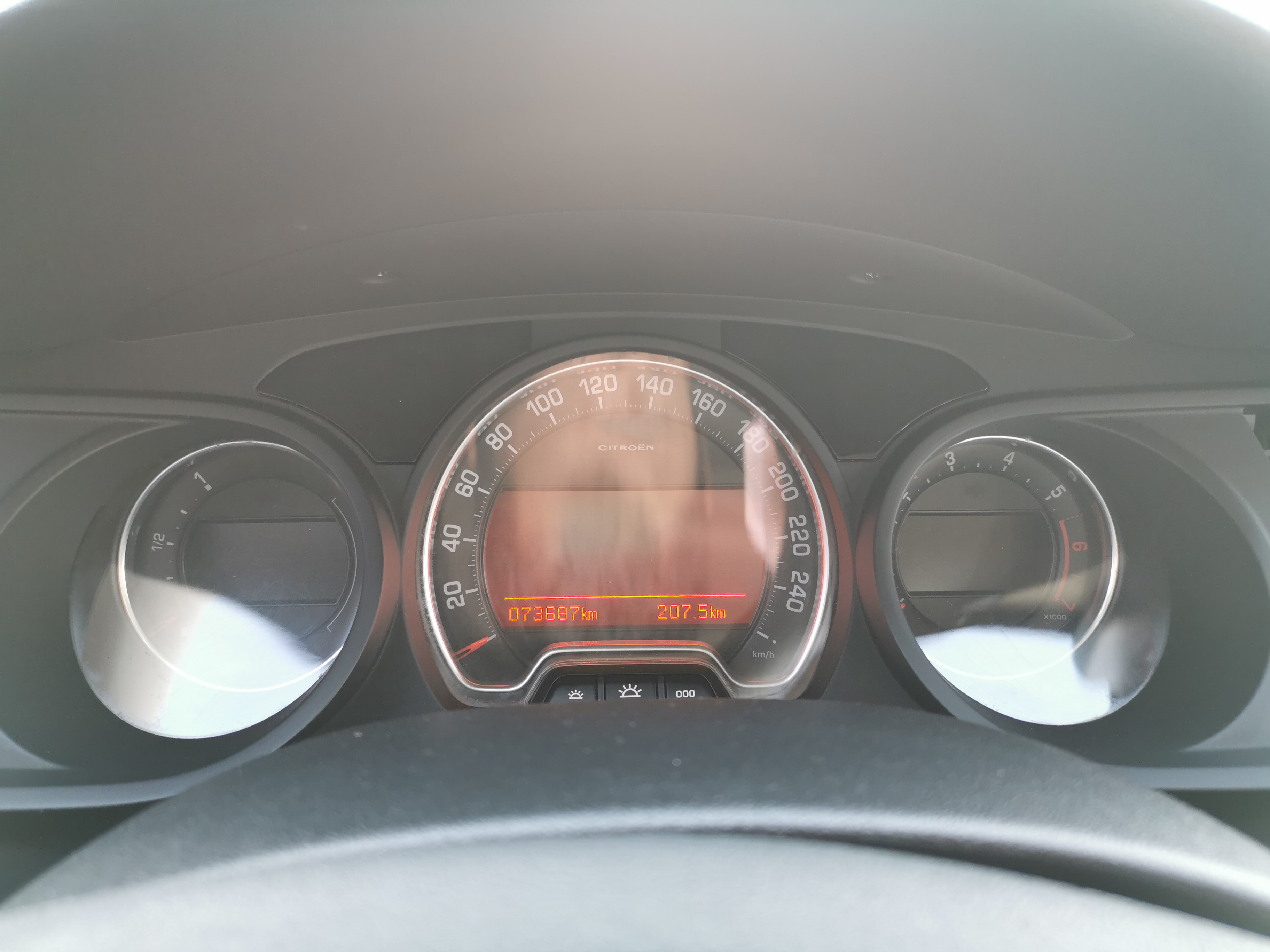 5000公里库存车雪铁龙c5,14款雪铁龙c5整车翻新