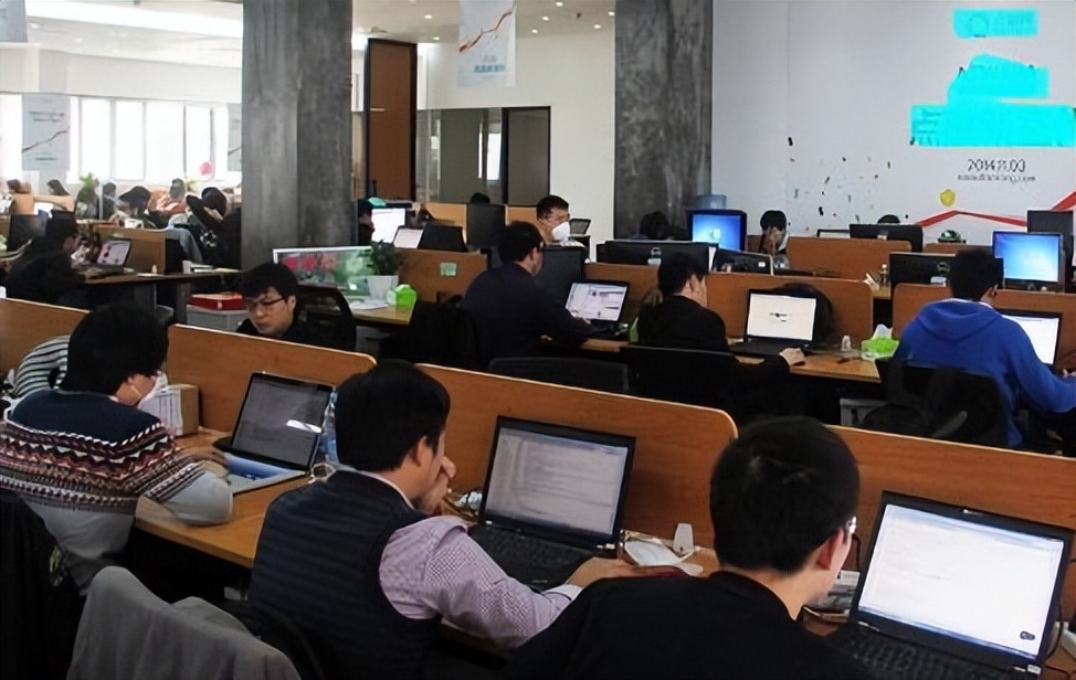 上海大学生的真实收入,上海本科生平均月薪