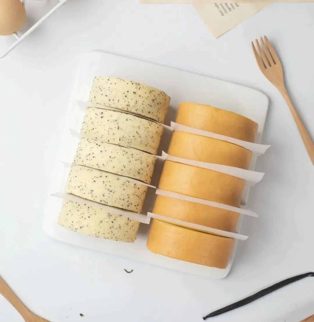 蛋糕卷怎么老是掉皮而且还开裂,不掉皮不开裂蛋糕卷做法