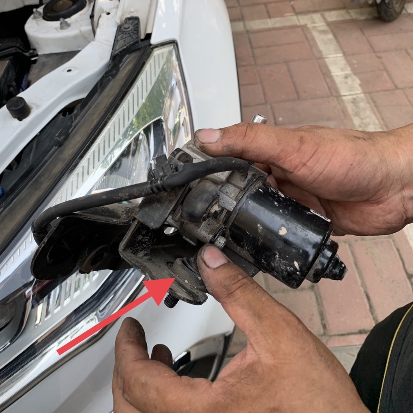 刹车踏板磨损厉害怎么修,刹车踏板发硬怎么解决