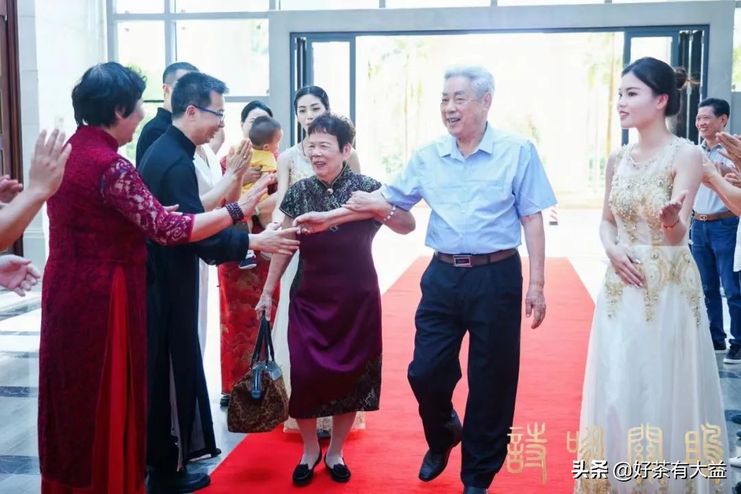 在诗与茶中感受深爱|“诗咏关雎”60周年钻石婚纪念茶会圆满举办