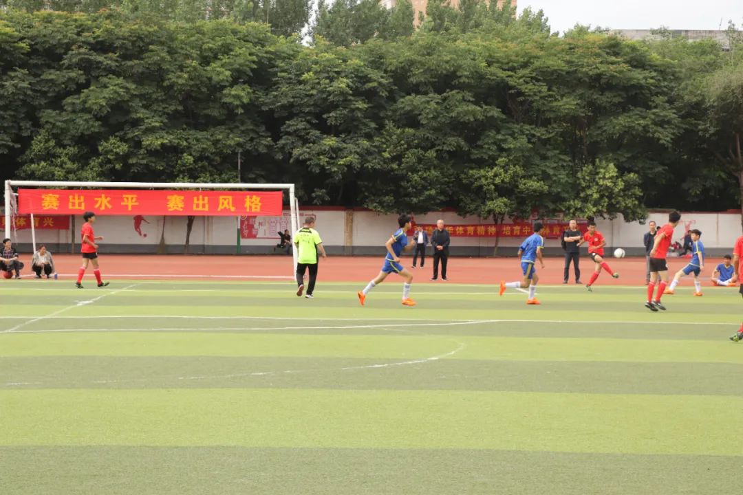 邓州市2021中小学足球比赛,汉滨区奔跑吧少年中小学足球比赛