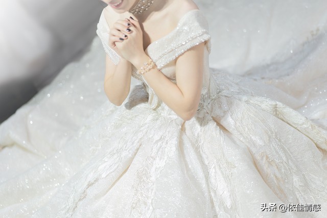 成功男人要求女人有品位有修养,女人要有气质男人要有品味