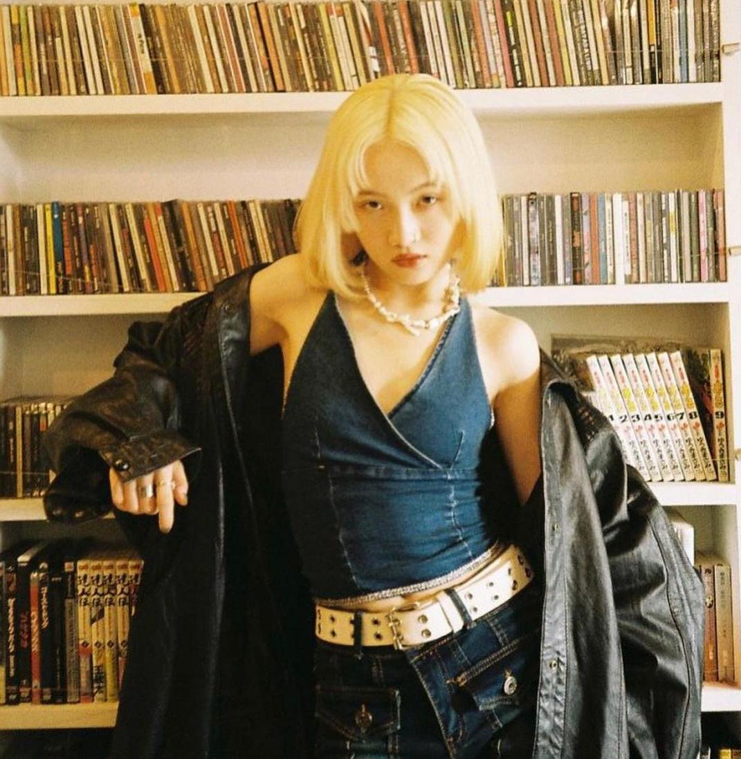 黄色短发男生,短发微潮色