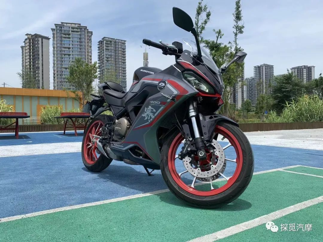 详细测评QJmotor赛400︱又是一个“温柔”“香”
