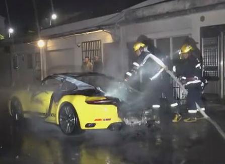 【法治热点早知道】小女孩在街边捡到一部手机，随后的做法让人感动