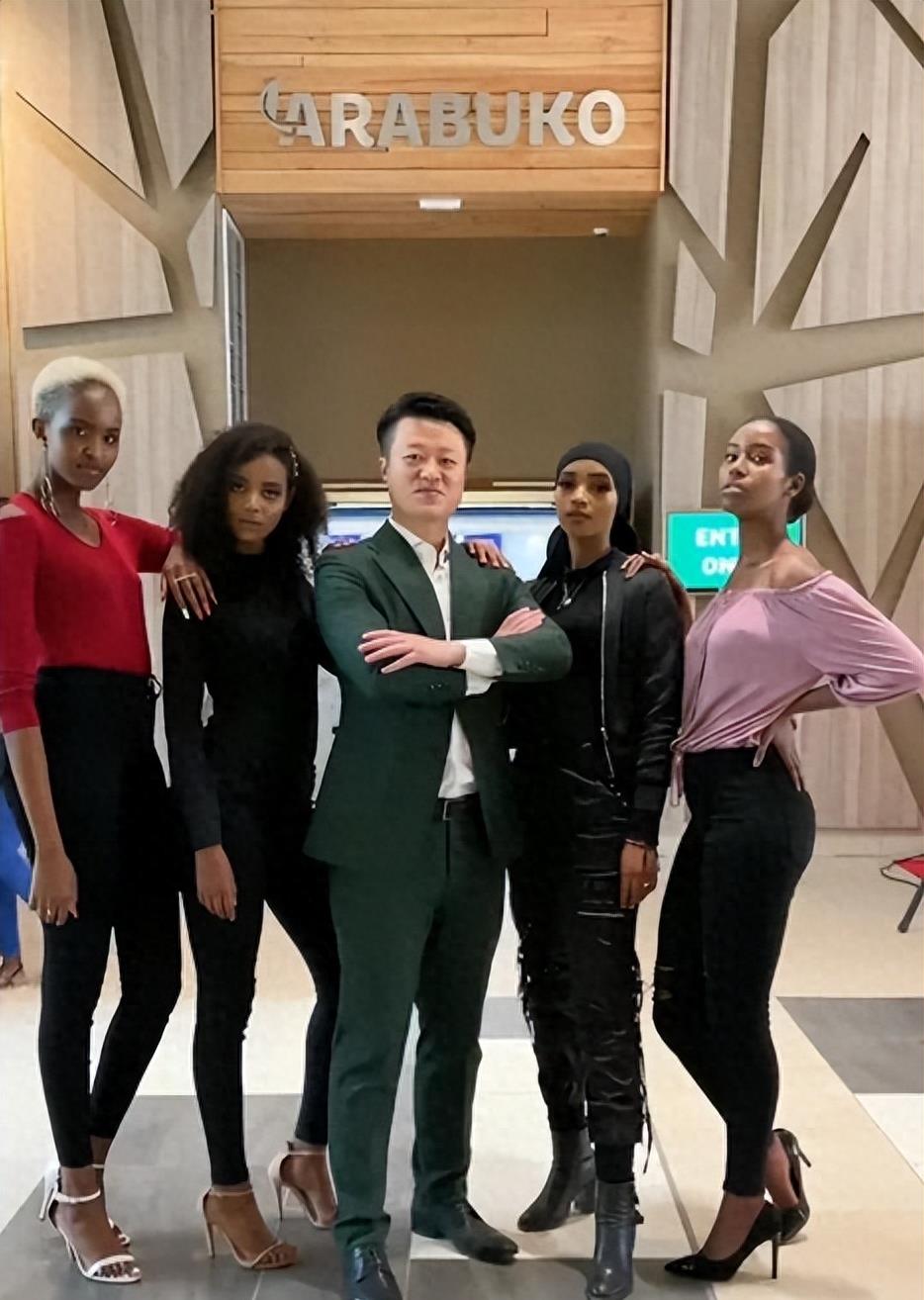 王垚生活助理,王垚乌干达豪宅