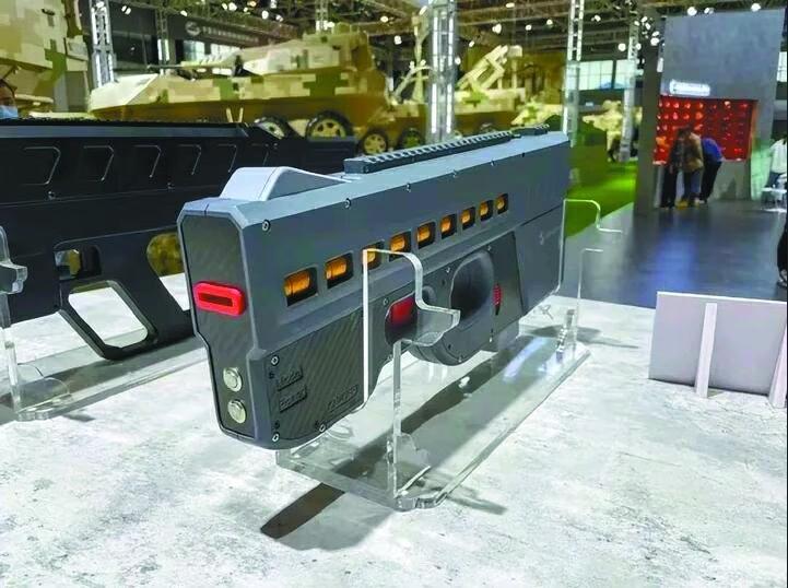 中国单兵电磁轨道步枪,国产电磁步枪威力