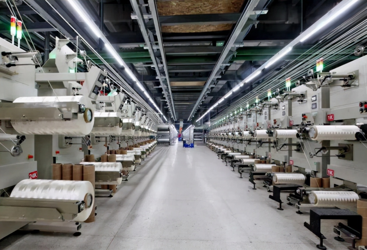 我国首套万吨级大丝束碳纤维投产,中国首条大丝束碳纤维