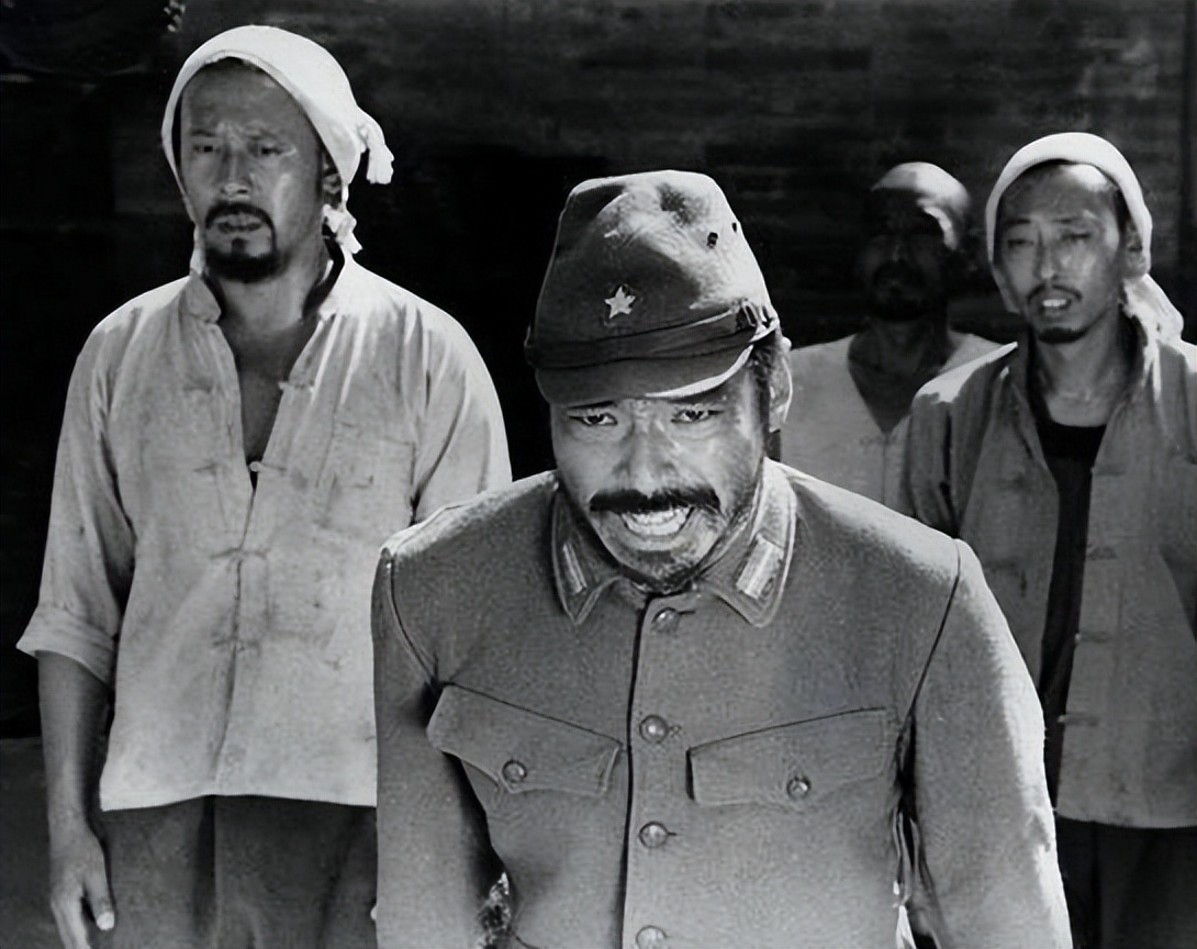 汉奸口述：日军割下姑娘的乳房，丢到火堆里烧了