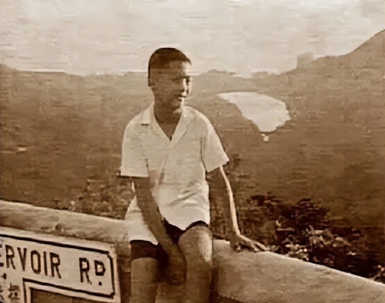 从未捐过钱的明星,周润发不为人知的心酸成长史