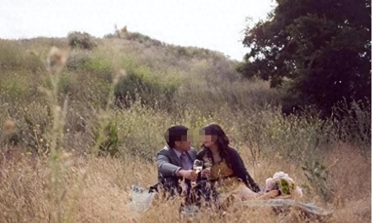 男子与妻子嬉戏时，发现妻子*处私**有伤痕，妻子：不小心被刺伤