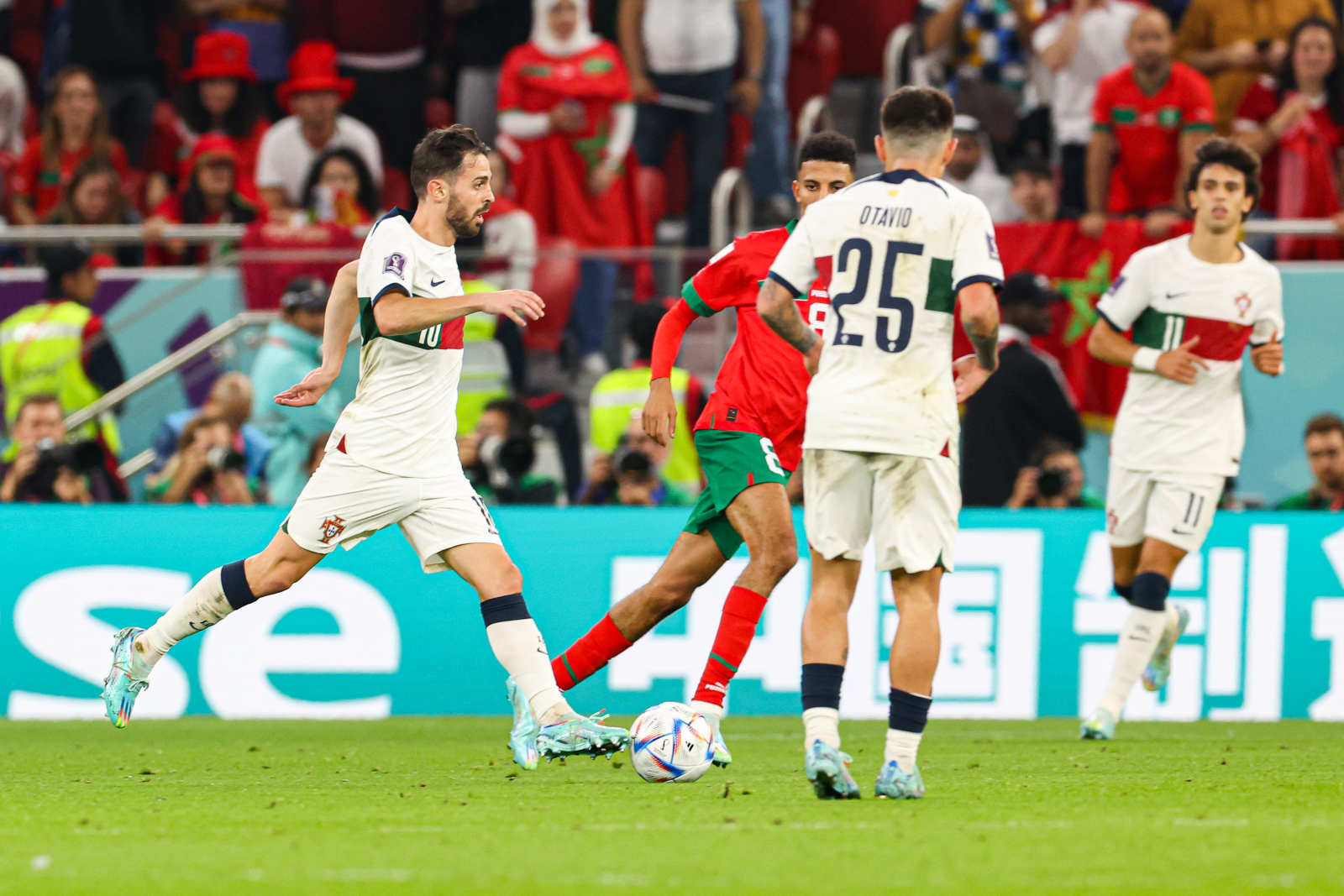 世界杯葡萄牙c罗错失单刀,2018世界杯葡萄牙淘汰时c罗的样子