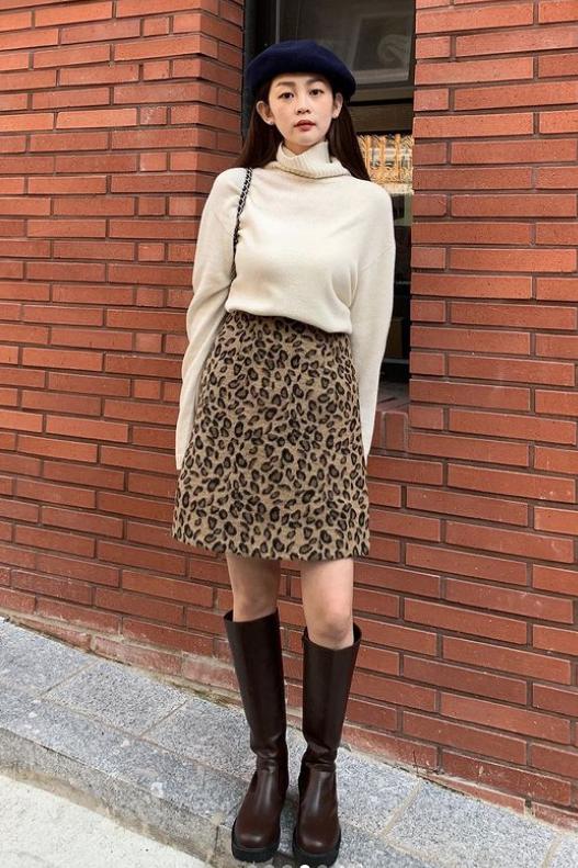 穿裙子靴子过年,过年穿了裙子显瘦