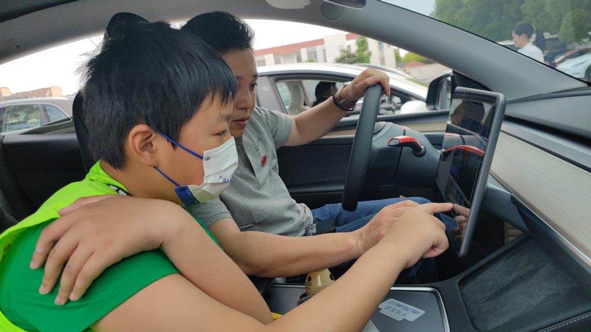 公益志愿服务在行动,公益志愿服务温情满人间