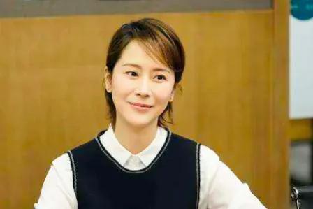 她从来都不是一个安分的女人，也就是这种性格，成就了她自己