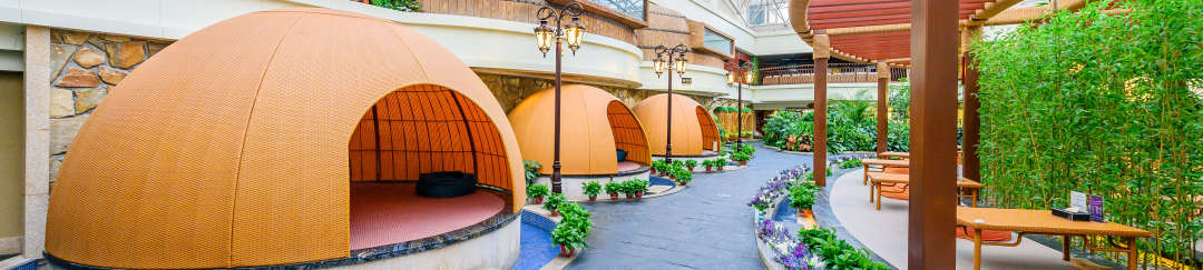 银河温泉双人水果温泉,泡汤泉免费吃水果