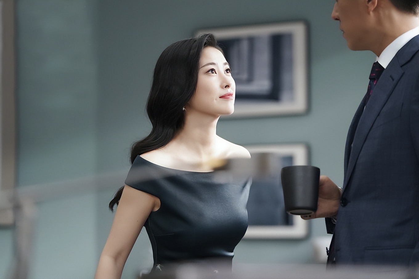 朱珠：迷倒世界顶级富豪，收服“帮派最狂太子”，却下嫁美术老师