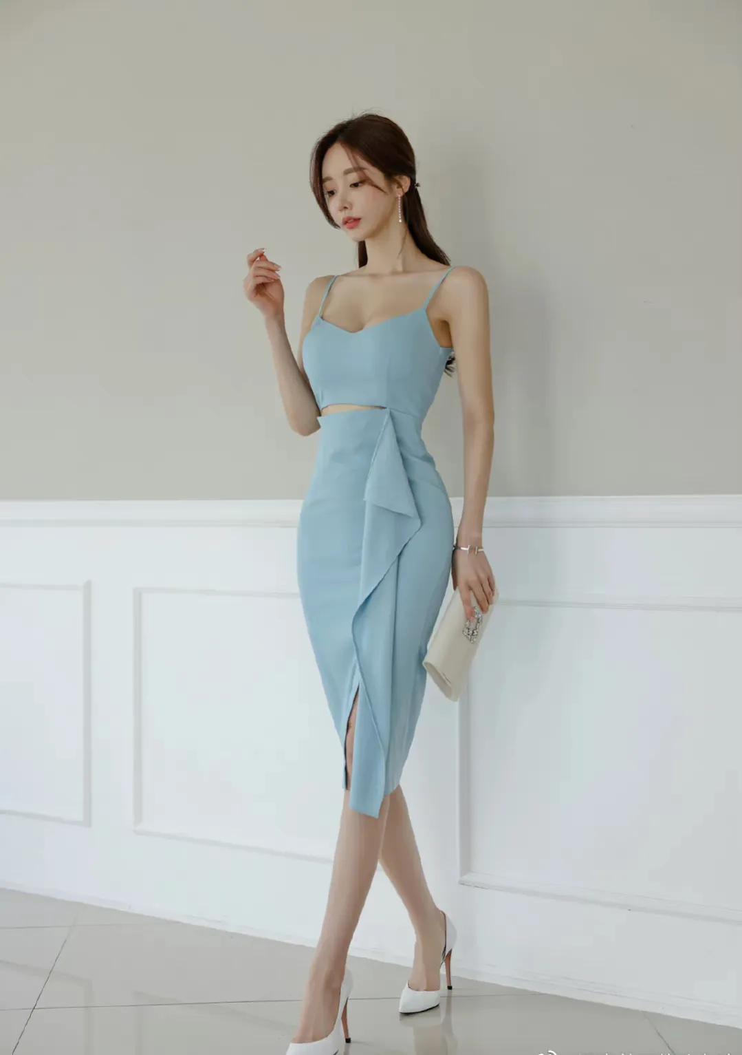 孙允珠白色透纱仙女裙,孙允珠橘色吊带露背长裙