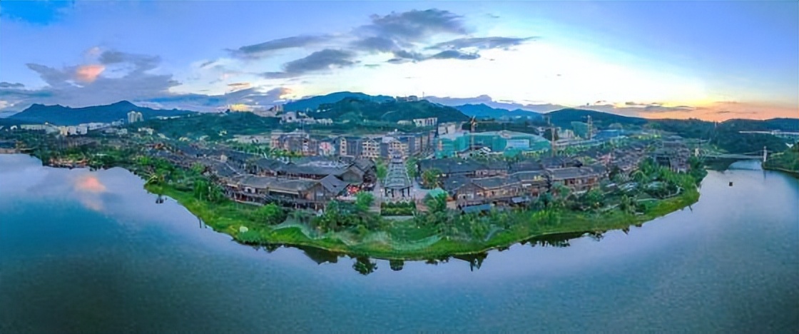 世界杯鏖战，FIFA主席因凡蒂诺给6名中国少年录了一段视频