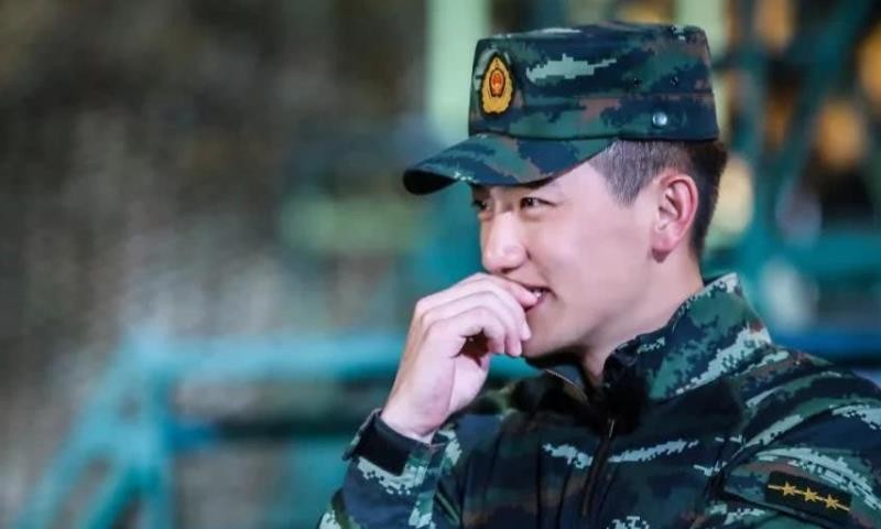 张馨予喜变军嫂两人这样秀恩爱,张馨予被爆昔日照片