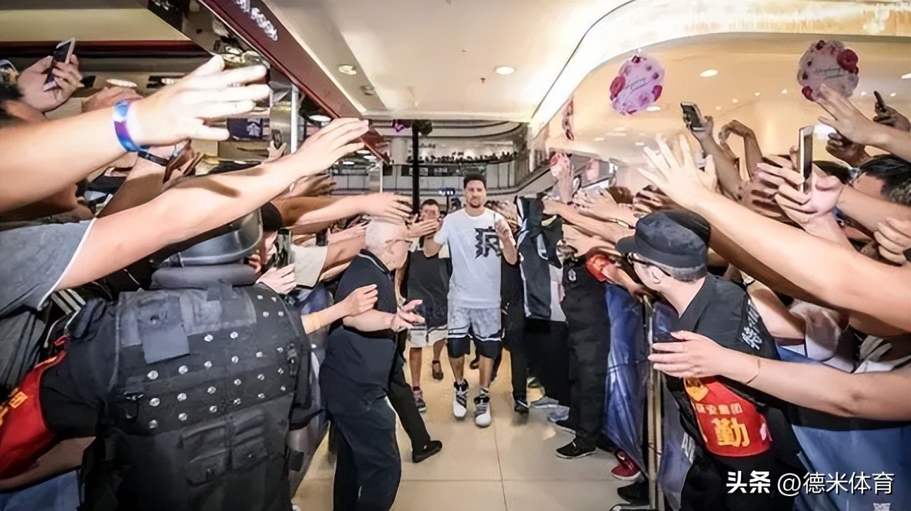 克莱汤普森终身代言,克莱代言安踏有多敬业