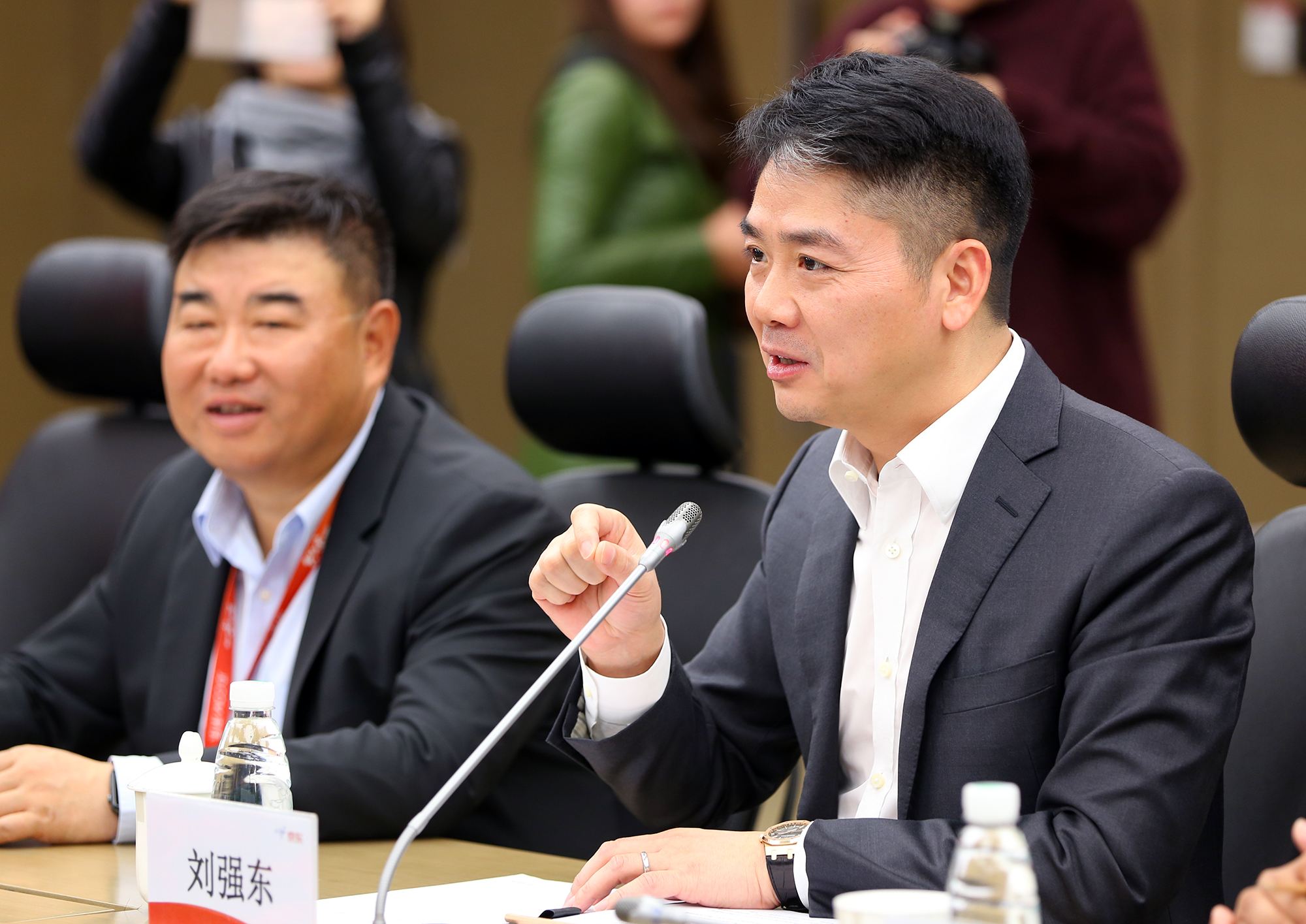 全球首富排行榜马云排第几,李嘉诚许家印钟睒睒马化腾马云