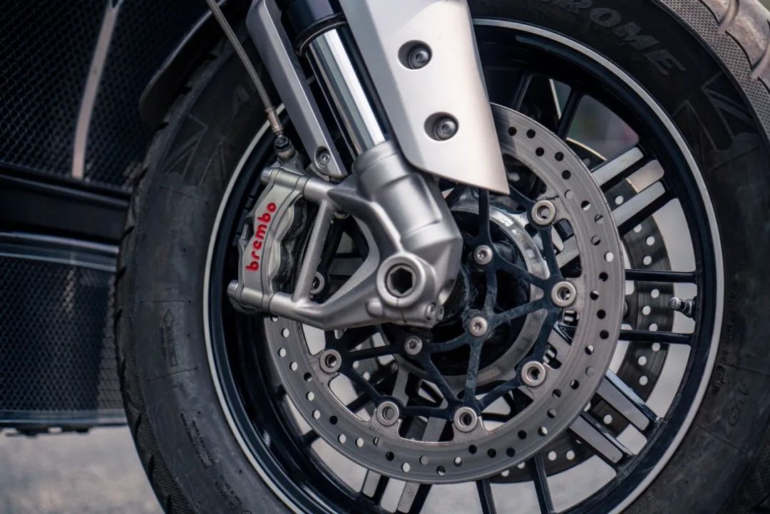 凯旋火箭3优缺点,火箭凯旋3新款试驾