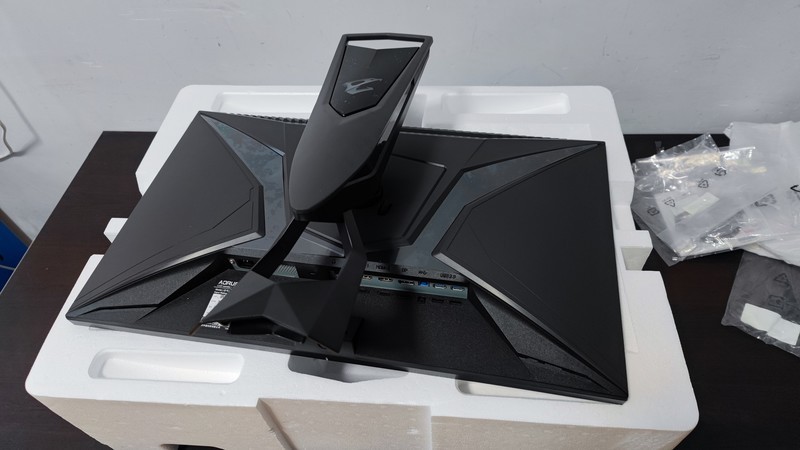 技嘉aorusad27qd电竞显示器,技嘉aorusfi27q评测