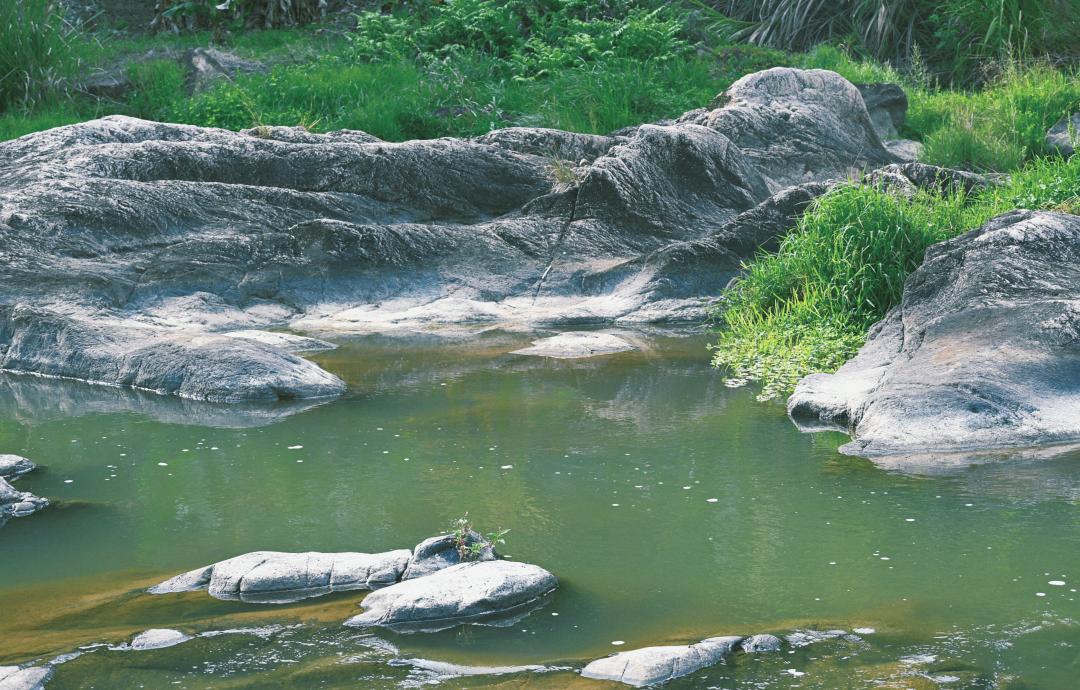 木兰风光好去处•达人带你去旅游|山环水绕清流如带——张洋村，一个藏在新县里的小村庄