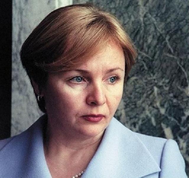 普京当选总统后第一件事,普京当选总统后流泪讲话视频