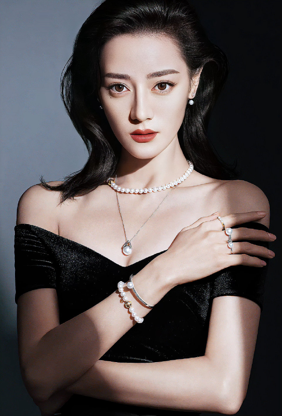 热巴露肩露腰,热巴为什么不露细腰