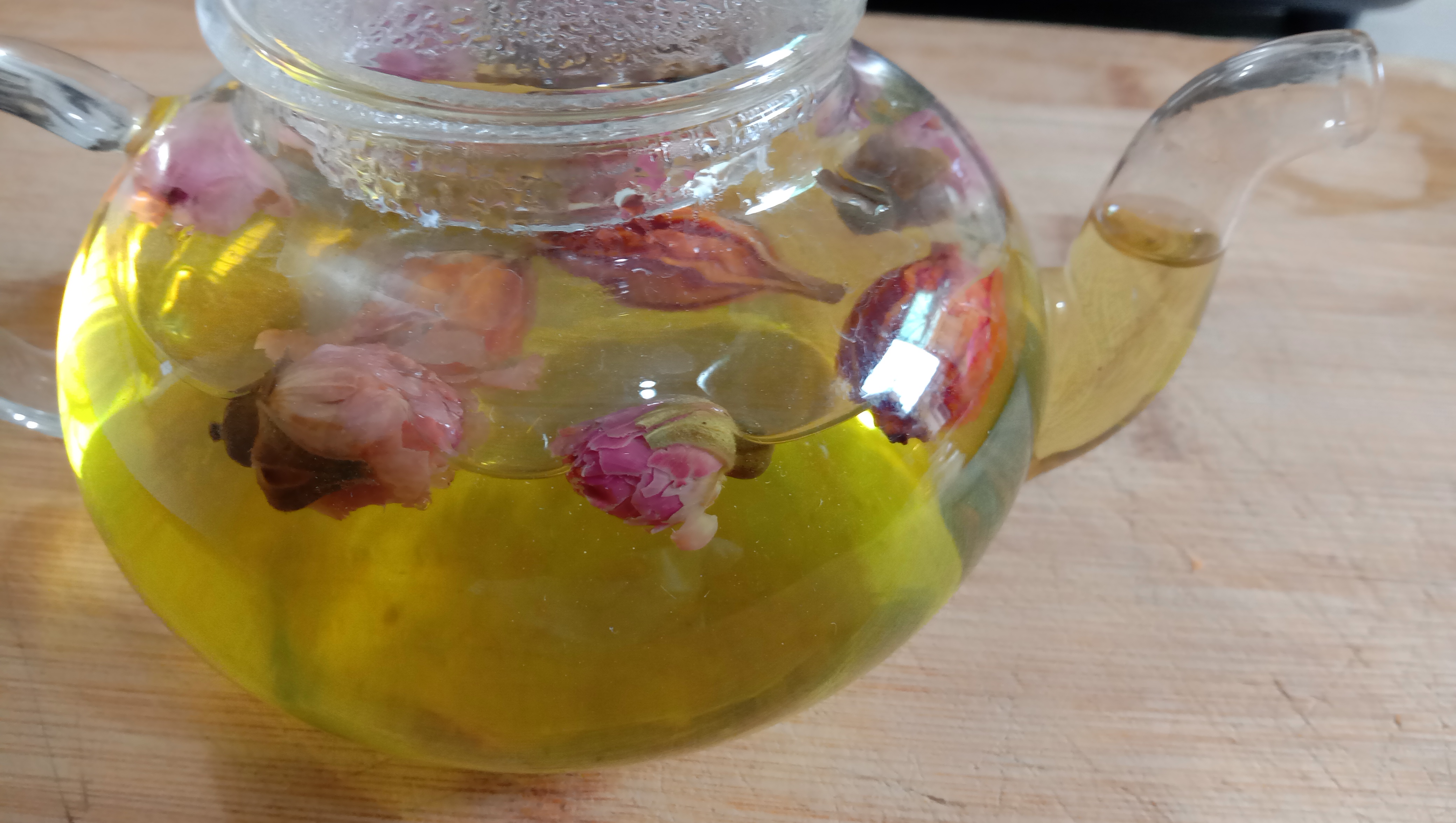 女人容易上火煮什么水喝,体内有火生姜栀子泡水