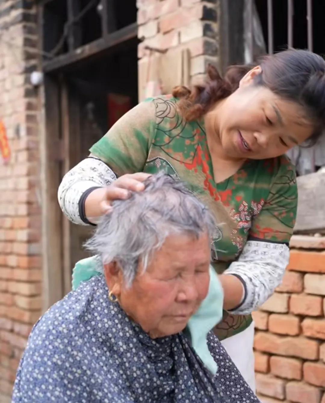 河南这对普通又典型的中年夫妻：玉霞和解放