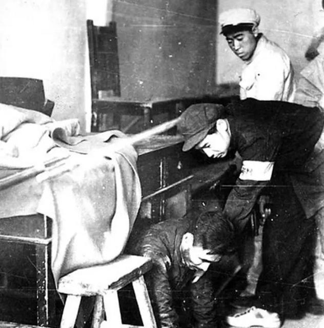 48年，一国军军长被蒋介石下令枪毙，临死前振臂高呼：毛主席万岁