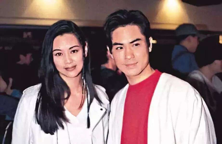 王馨平父亲及母亲,王馨平和她爸爸的视频