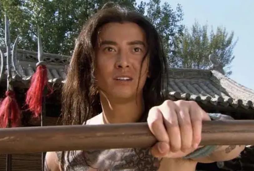 林冲被张清击败,张清林冲卢俊义