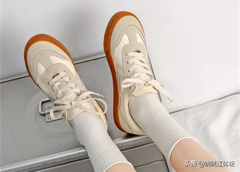 斐乐和安踏怎么价格差那么多,安踏斐乐2019