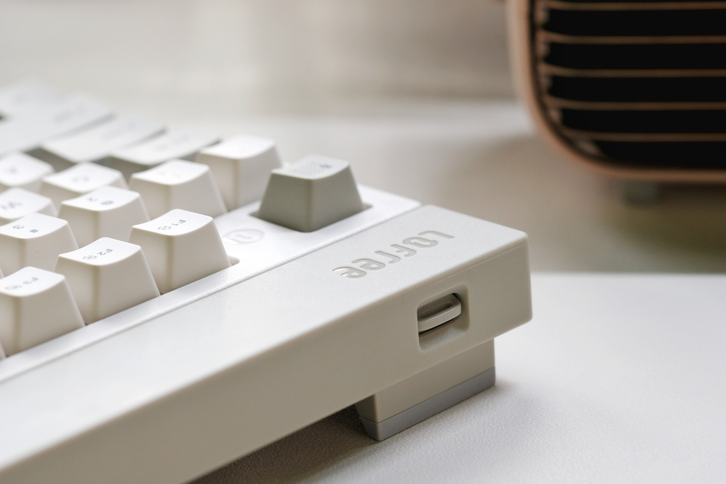 洛斐机械键盘开箱视频,洛斐键盘小方轴