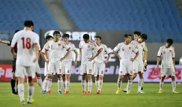 中国男足战胜越南晋级希望,巴西男足5:1战胜韩国男足