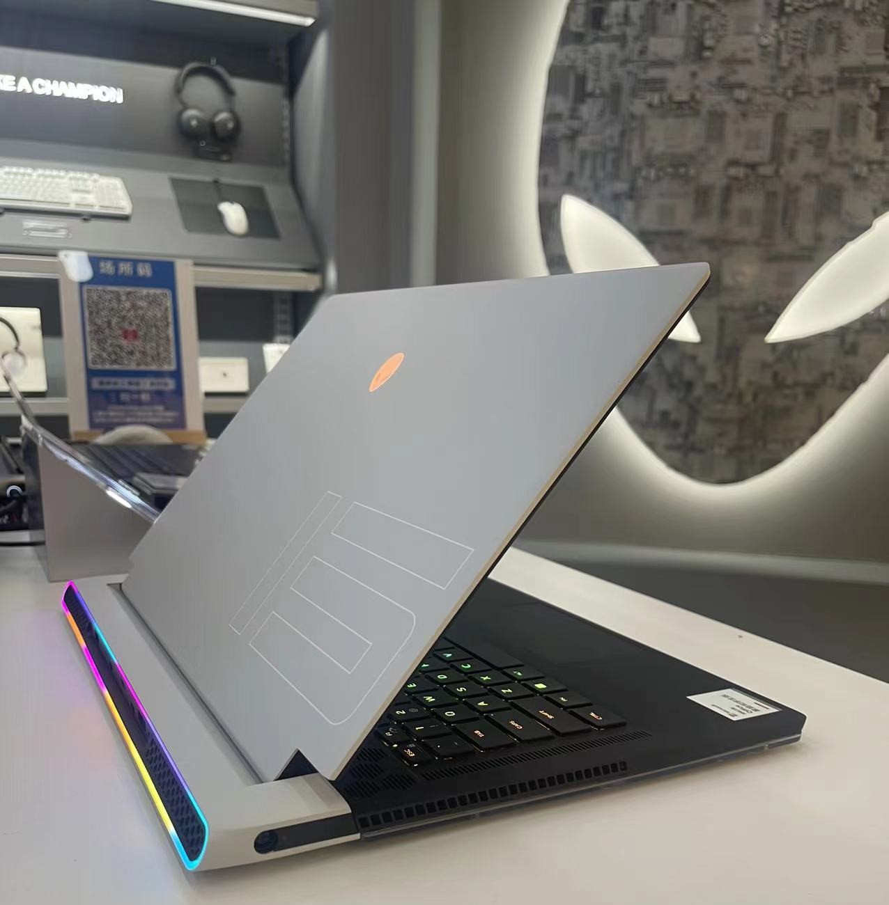 alienware外星人电脑专卖店,上海外星人alienware旗舰店有吗