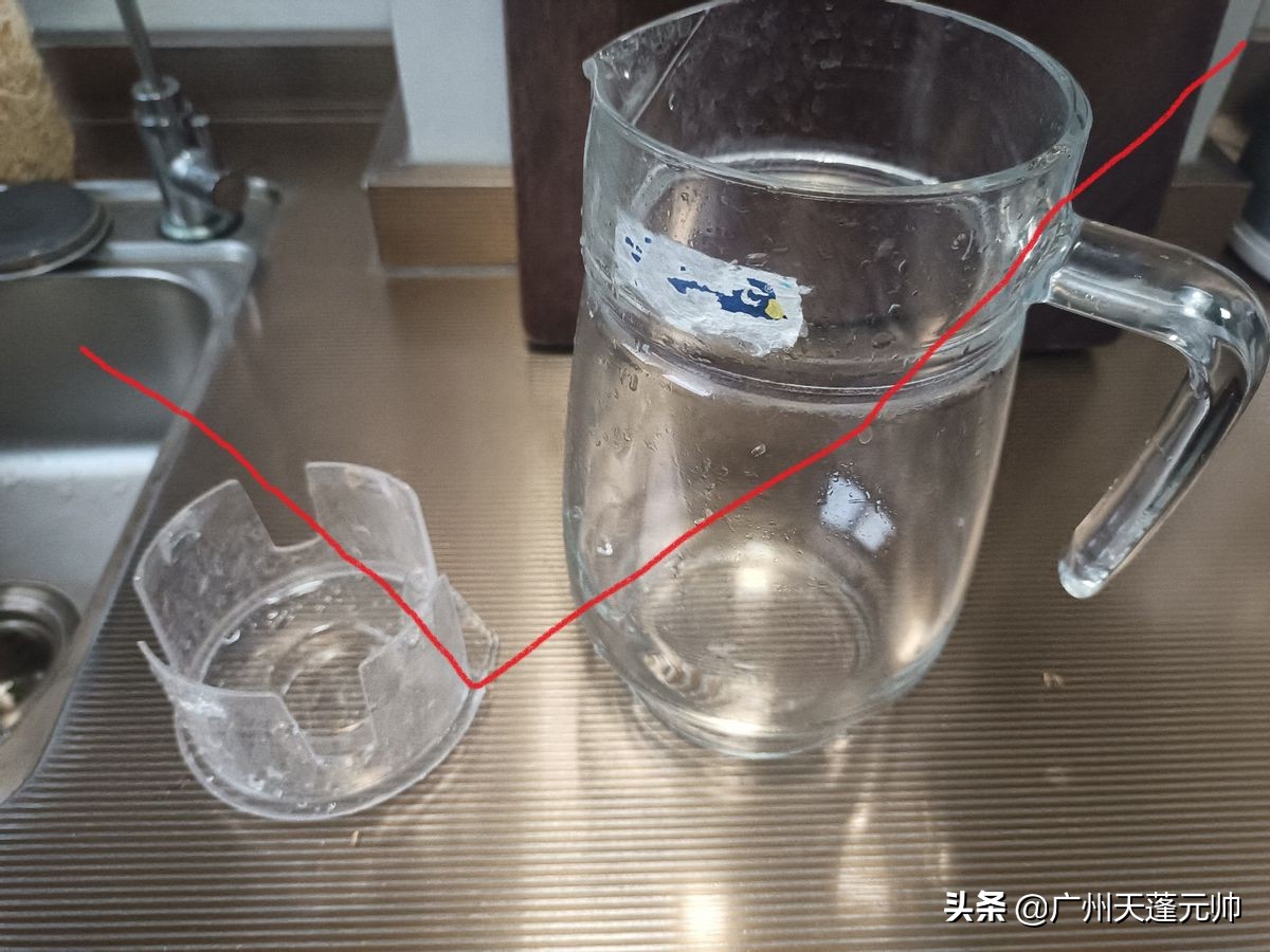 出门吃饭被服务员盯着看,出去吃饭看餐厅卫生