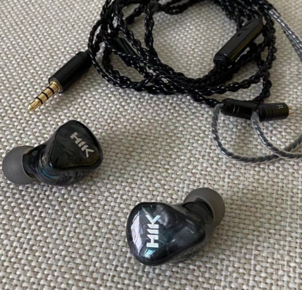 有线耳机比无线耳机好在哪,头戴式耳机有线还是无线好