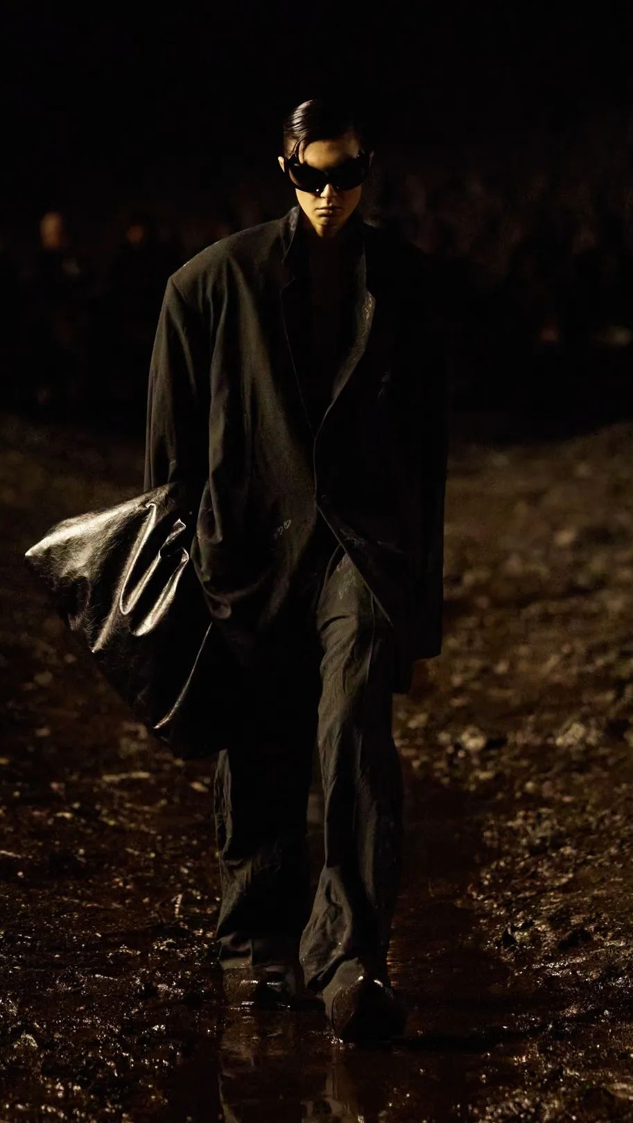 balenciaga泥土秀,balenciaga秀