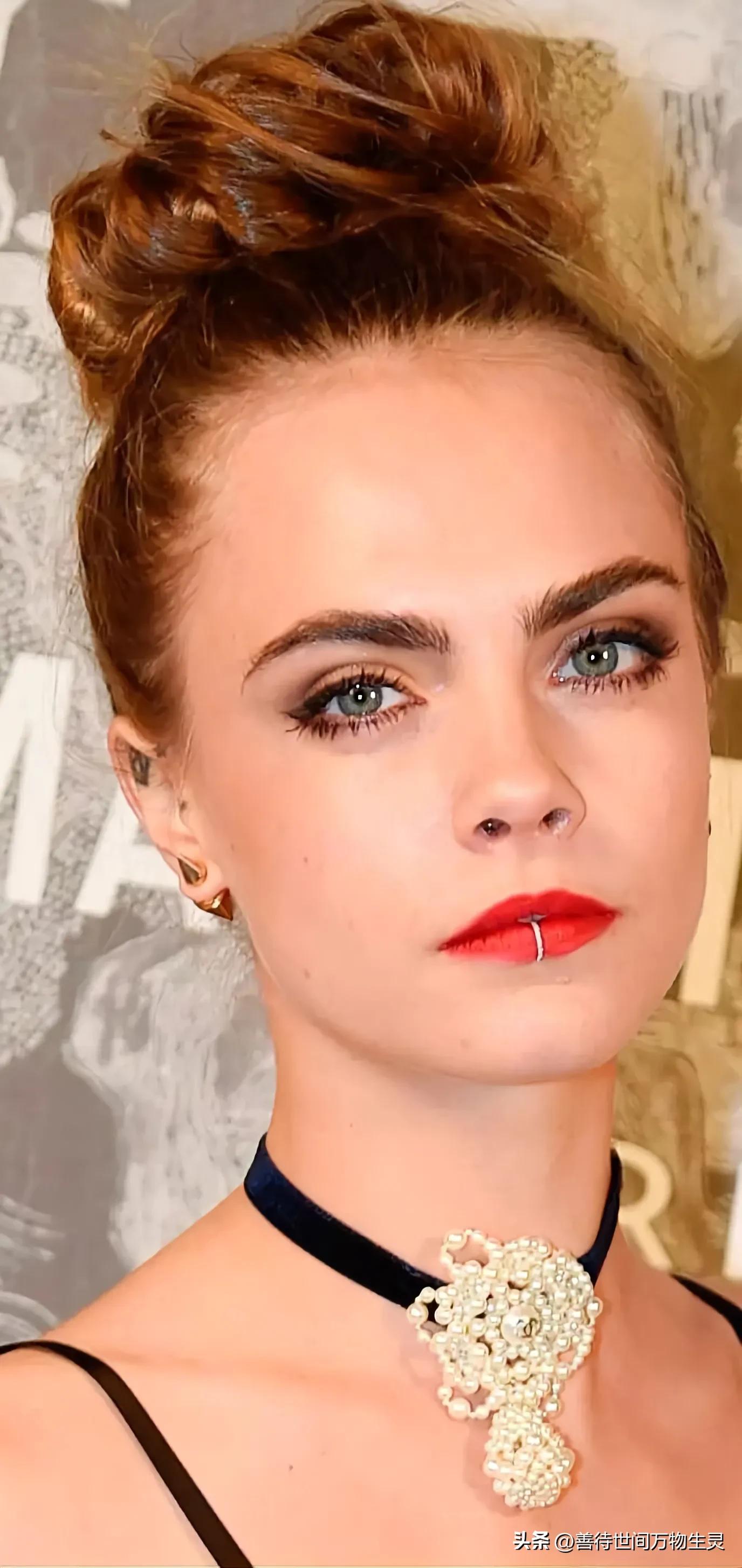 英国超模卡拉迪瓦伊,英国超模卡拉迪瓦伊海边