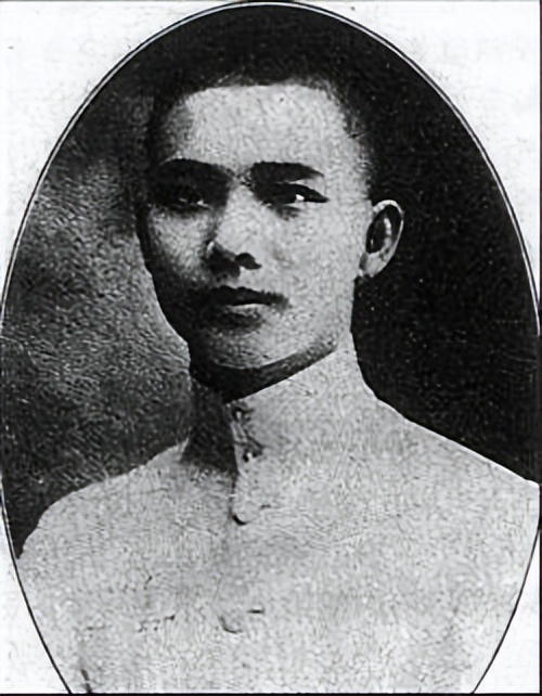 美国网友提问：中国为什么有那么多叛徒和汉奸？因为国人不爱国？