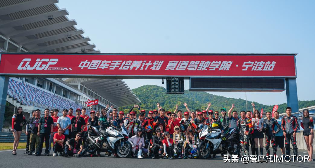 16999元！钱江都市运动踏板鸿150发布！