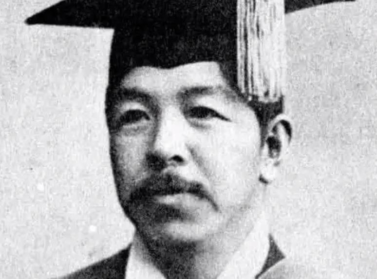 鸠山由纪夫日本最有良知的首相,日本前首相鸠山由纪夫下跪视频