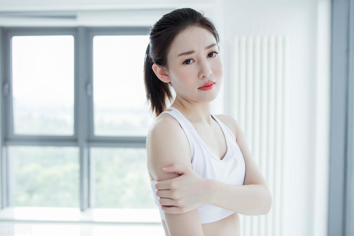 老婆出差回来，急着与她度过良宵，摸到她胸上有个硬块，是癌吗？